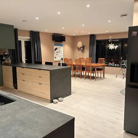 Spacious Detached House With Garden Perfect For Wed & 빌라 *