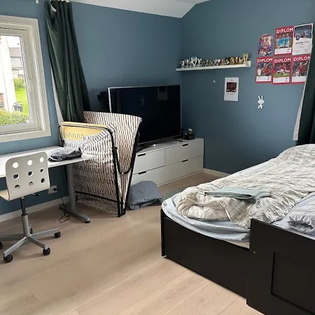 Spacious Detached House With Garden Perfect For Wed & 빌라