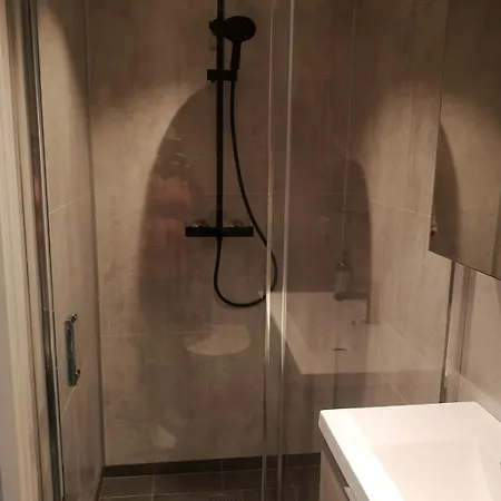 别墅 Spacious Detached House With Garden Perfect For Wed & *