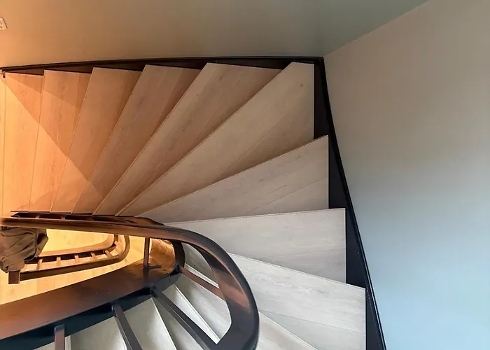 Spacious Detached House With Garden Perfect For Wed &