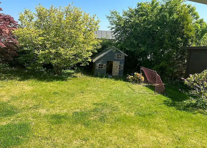 Spacious Detached House With Garden Perfect For Wed &