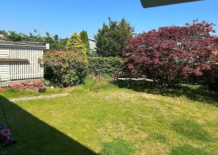 Spacious Detached House With Garden Perfect For Wed &