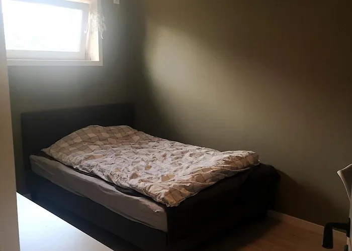 Spacious Detached House With Garden Perfect For Wed &